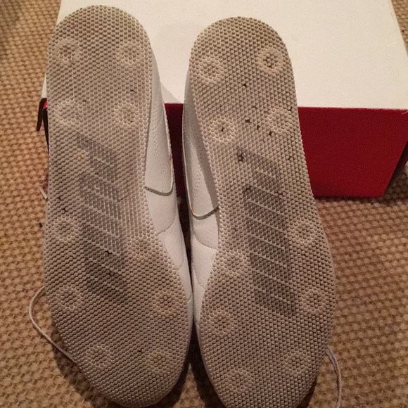 White puma sneakers size 9 - Picture 4 of 5